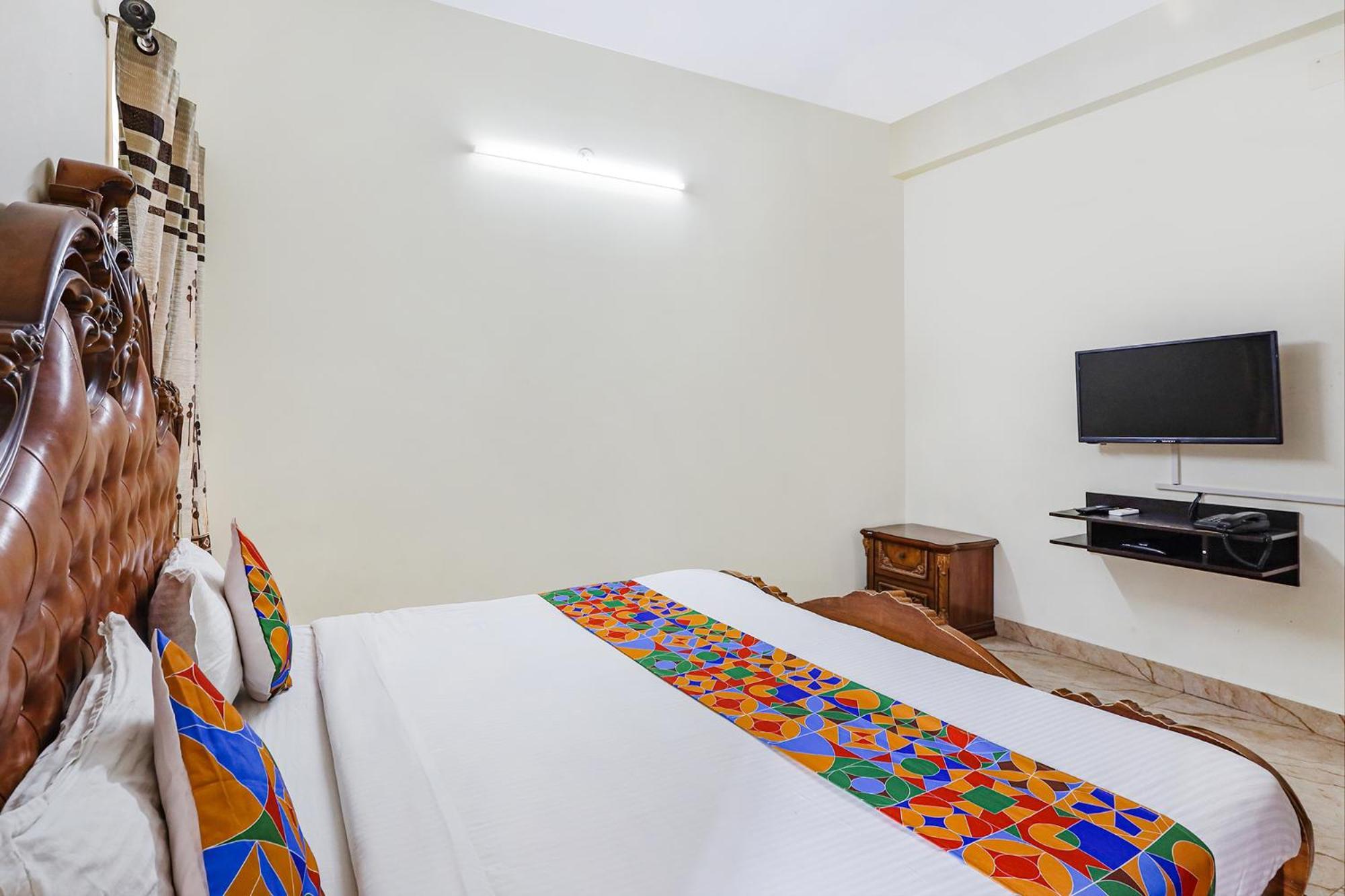 Fabexpress Fen Breeze Hotel Siruseri Kültér fotó